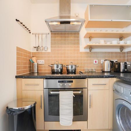 Stylish Apartment With Private Parking Cardiff Zewnętrze zdjęcie