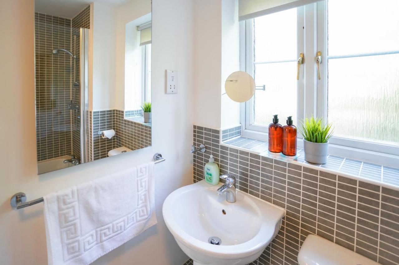 Stylish Apartment With Private Parking Cardiff Zewnętrze zdjęcie