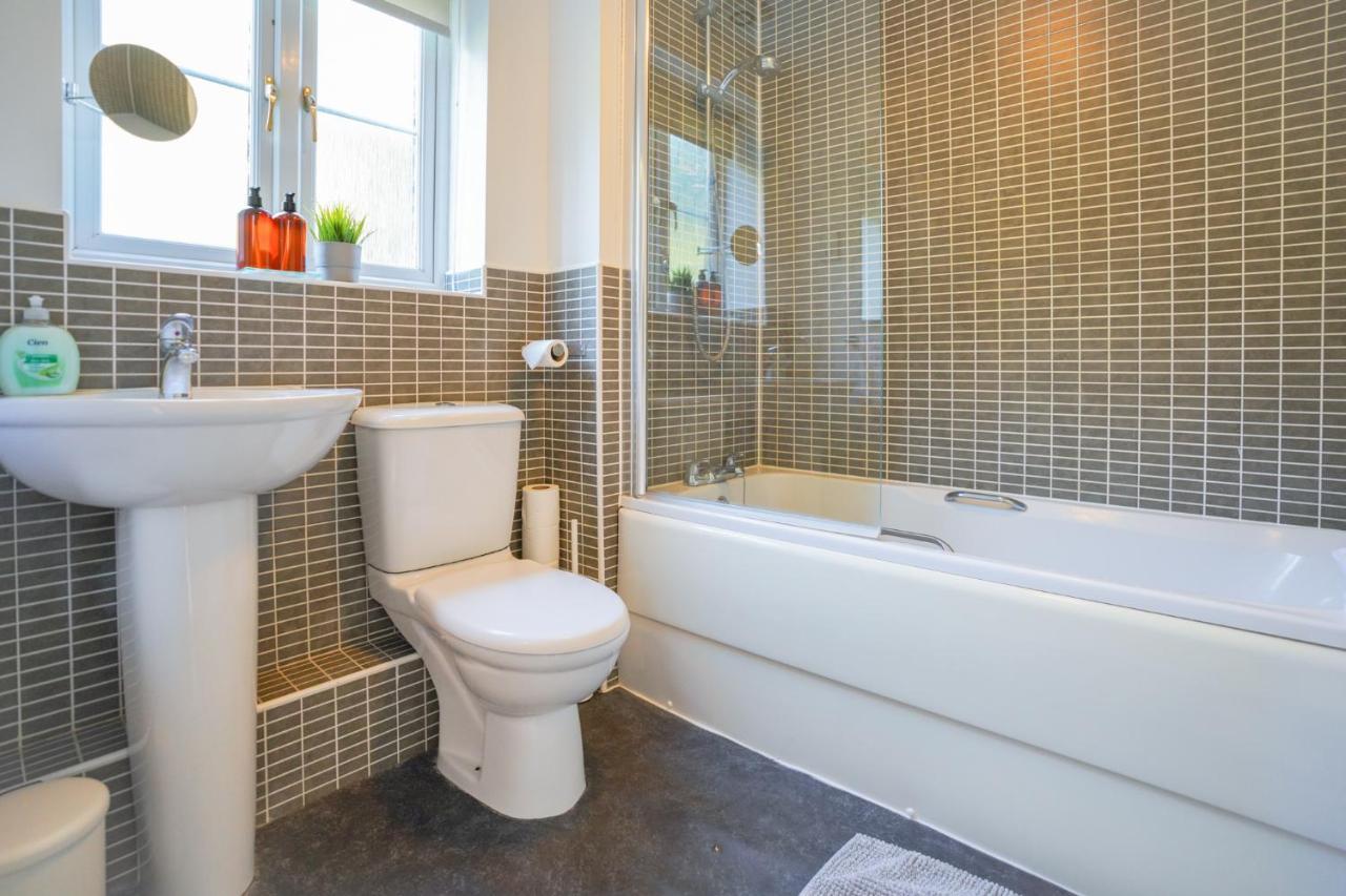 Stylish Apartment With Private Parking Cardiff Zewnętrze zdjęcie